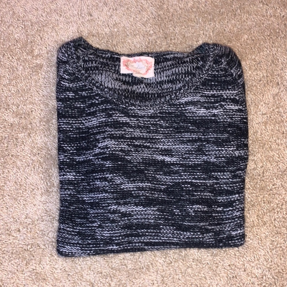 Women’s Black and White Ambiance Sweater Size Medium - Picture 3 of 7